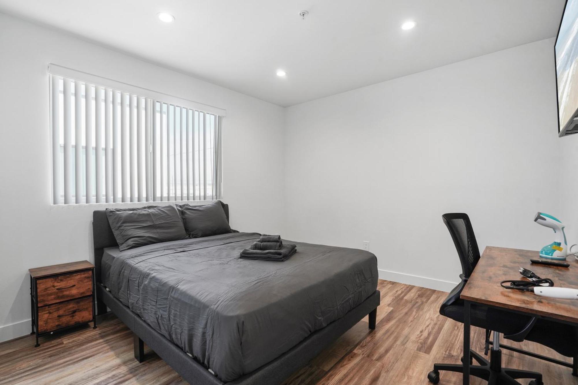 Spacious Bedroom With Shared Bathroom Los Angeles Dış mekan fotoğraf